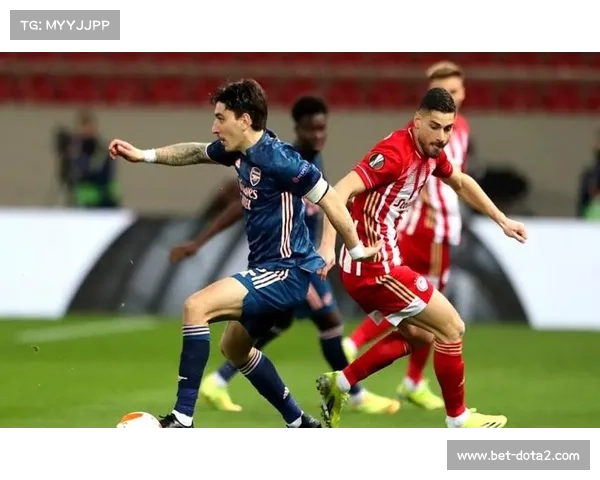 奥林匹亚科斯客场备战勒沃库森，防守反击体系磨合顺利